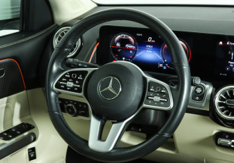 Подержанный автомобиль Mercedes-Benz GLB 2021 года (18 фото)