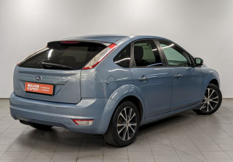 Подержанный автомобиль Ford Focus Hatchback 2009 года (5 фото)