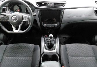 Подержанный автомобиль Nissan X-Trail 2021 года (10 фото)