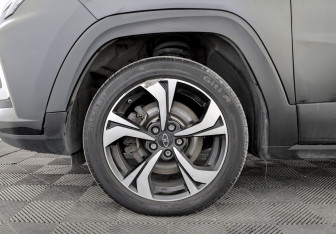 Подержанный автомобиль Москвич 3 2023 года (18 фото)