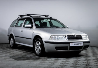 Подержанный автомобиль Skoda Octavia Wagon 2002 года (3 фото)