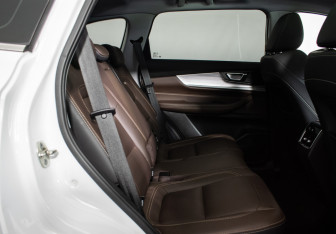 Подержанный автомобиль Chery Tiggo 8 Pro 2022 года (10 фото)