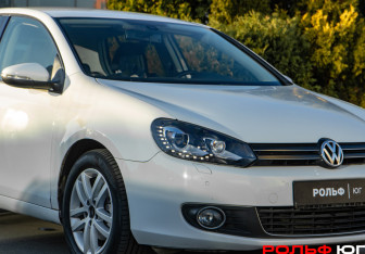 Подержанный автомобиль Volkswagen Golf Hatchback 2012 года (16 фото)