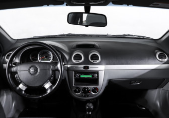 Подержанный автомобиль Chevrolet Lacetti Hatchback 2010 года (17 фото)