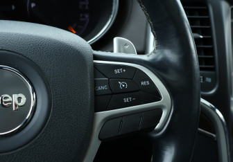 Подержанный автомобиль Jeep Grand Cherokee 2013 года (21 фото)