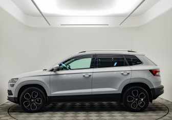 Подержанный автомобиль Skoda Karoq 2022 года (8 фото)