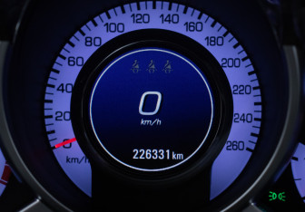 Подержанный автомобиль Cadillac SRX 2012 года (12 фото)