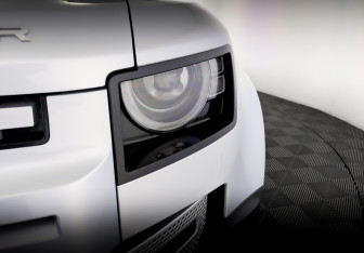 Подержанный автомобиль Land Rover Defender Suv 2021 года (17 фото)