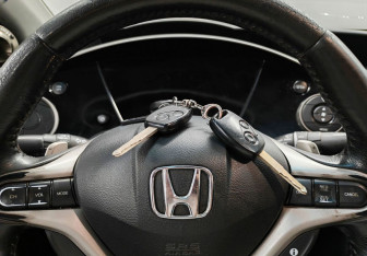 Подержанный автомобиль Honda Civic Hatchback 2008 года (16 фото)