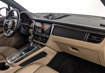 Подержанный автомобиль Porsche Macan 2020 года (13 фото)