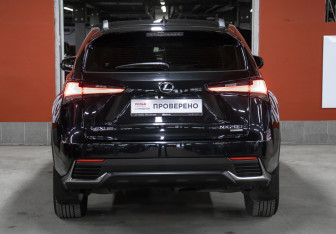 Подержанный автомобиль Lexus NX 2020 года (6 фото)