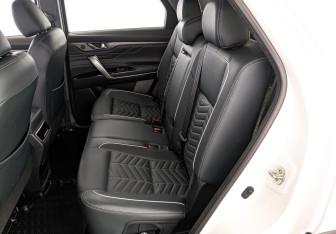 Подержанный автомобиль Changan CS95 2023 года (13 фото)