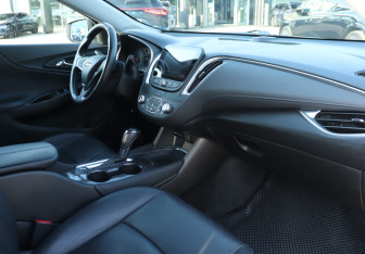Подержанный автомобиль Chevrolet Malibu Sedan 2019 года (9 фото)