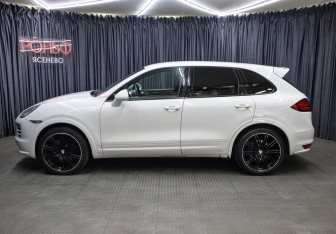 Подержанный автомобиль Porsche Cayenne 2013 года (8 фото)