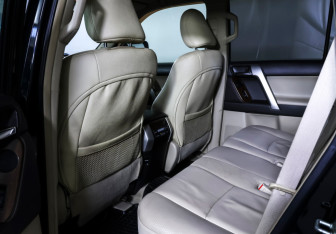 Подержанный автомобиль Toyota Land Cruiser Prado 2009 года (11 фото)