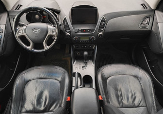 Подержанный автомобиль Hyundai ix35 2014 года (10 фото)