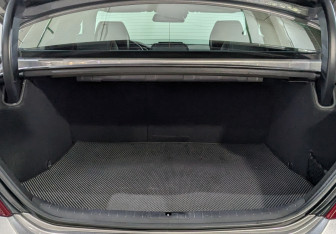 Подержанный автомобиль Genesis G70 2021 года (10 фото)