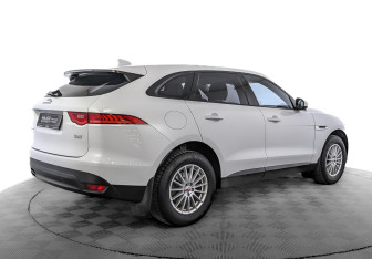 Подержанный автомобиль Jaguar F-Pace 2018 года (5 фото)