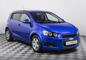 Подержанный автомобиль Chevrolet Aveo Hatchback 2013 года (3 фото)