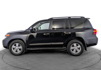 Подержанный автомобиль Toyota Land Cruiser Suv 2013 года (8 фото)
