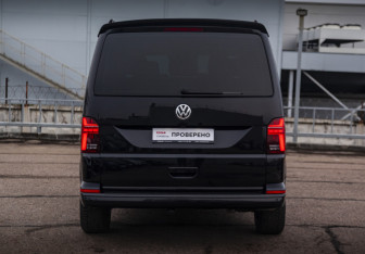 Подержанный автомобиль Volkswagen Multivan 2020 года (8 фото)