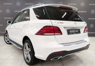 Подержанный автомобиль Mercedes-Benz GLE 2018 года (7 фото)