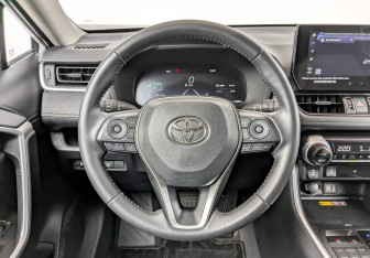 Подержанный автомобиль Toyota RAV4 2024 года (22 фото)