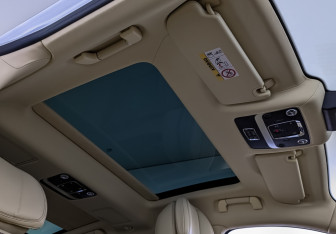 Подержанный автомобиль Bentley Flying Spur 2021 года (23 фото)