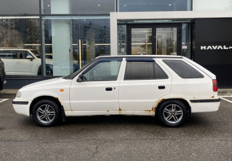 Подержанный автомобиль Skoda Felicia Wagon 1998 года (8 фото)