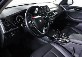 Подержанный автомобиль BMW X3 2019 года (15 фото)