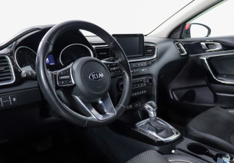 Подержанный автомобиль Kia Ceed Wagon 2019 года (7 фото)