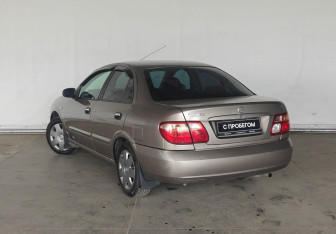 Подержанный автомобиль Nissan Almera Sedan 2006 года (6 фото)