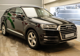 Подержанный автомобиль Audi Q7 2018 года (3 фото)