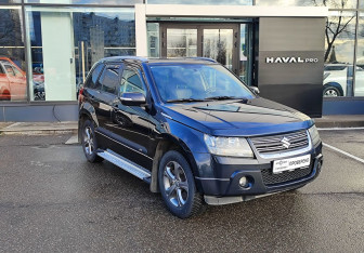Подержанный автомобиль Suzuki Grand Vitara 2011 года (3 фото)