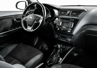 Подержанный автомобиль Kia Rio Hatchback 2017 года (5 фото)