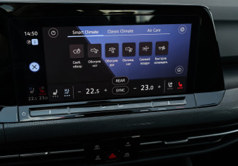 Подержанный автомобиль Volkswagen Golf GTI Hatchback 2022 года (19 фото)