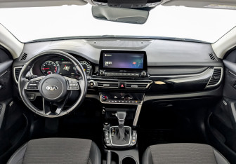 Подержанный автомобиль Kia Seltos 2021 года (14 фото)