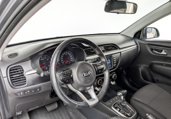 Подержанный автомобиль Kia Rio Hatchback 2019 года (16 фото)