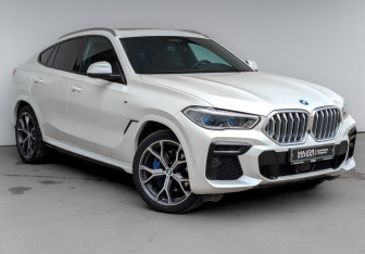 Подержанный автомобиль BMW X6 2022 года (3 фото)