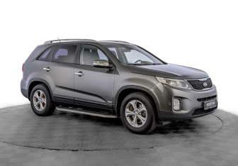 Подержанный автомобиль Kia Sorento 2013 года (3 фото)