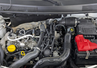 Подержанный автомобиль Renault Duster 2021 года (9 фото)