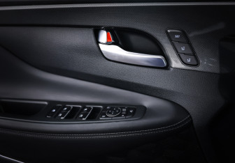 Подержанный автомобиль Hyundai Santa Fe 2021 года (19 фото)