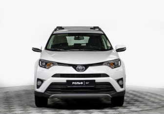 Подержанный автомобиль Toyota RAV4 2018 года (2 фото)
