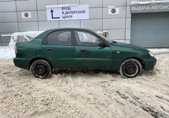 Подержанный автомобиль Chevrolet Lanos 2006 года (8 фото)