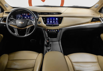 Подержанный автомобиль Cadillac XT5 2020 года (8 фото)