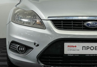 Подержанный автомобиль Ford Focus Hatchback 2009 года (14 фото)