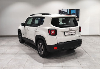 Подержанный автомобиль Jeep Renegade 2016 года (7 фото)