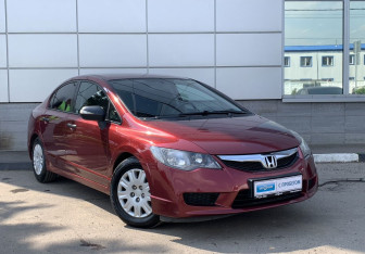 Подержанный автомобиль Honda Civic Sedan 2009 года (3 фото)