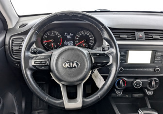 Подержанный автомобиль Kia Rio Hatchback 2021 года (21 фото)