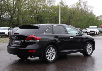 Подержанный автомобиль Toyota Venza 2013 года (5 фото)